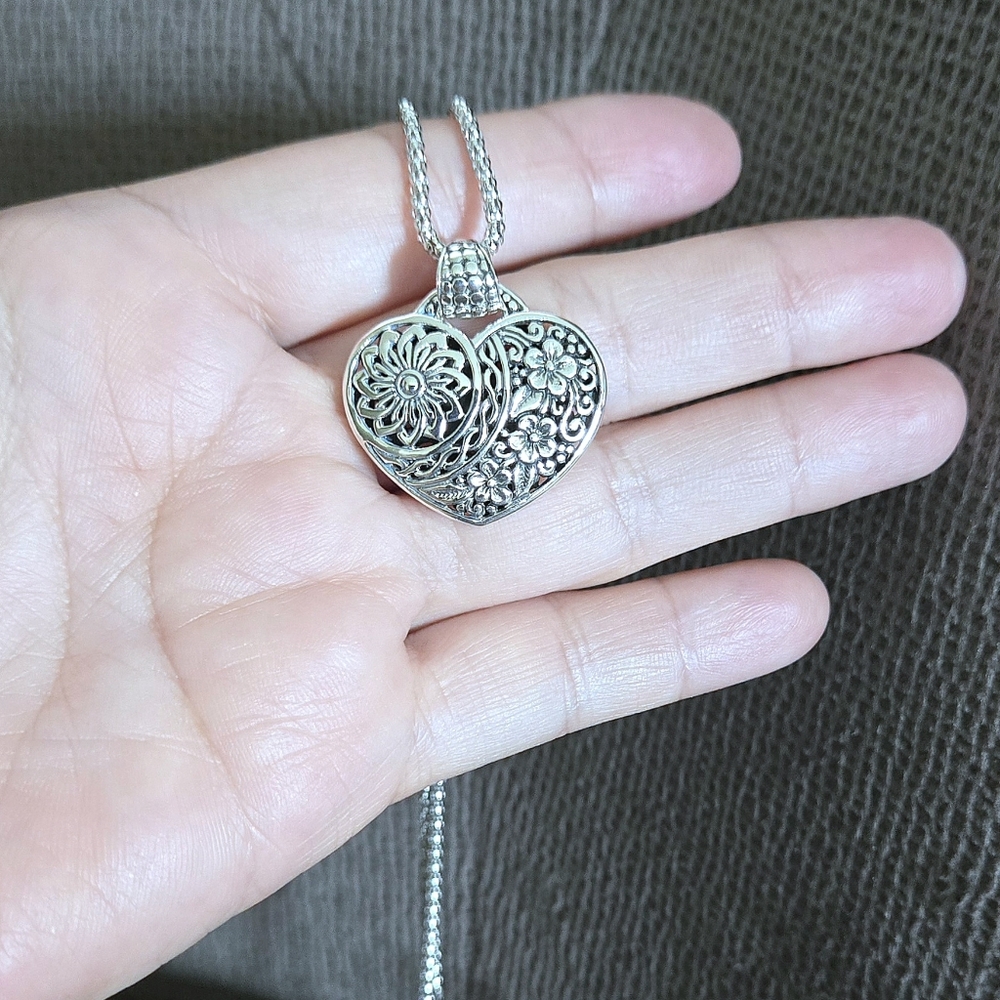 Annika Witt Sterling Silver🤍 Scroll📜 Heart❤ Pendant Necklace - NWT